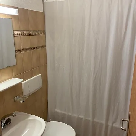 Apart-hotel Chesa Mezdi Self-check-in São Moritz